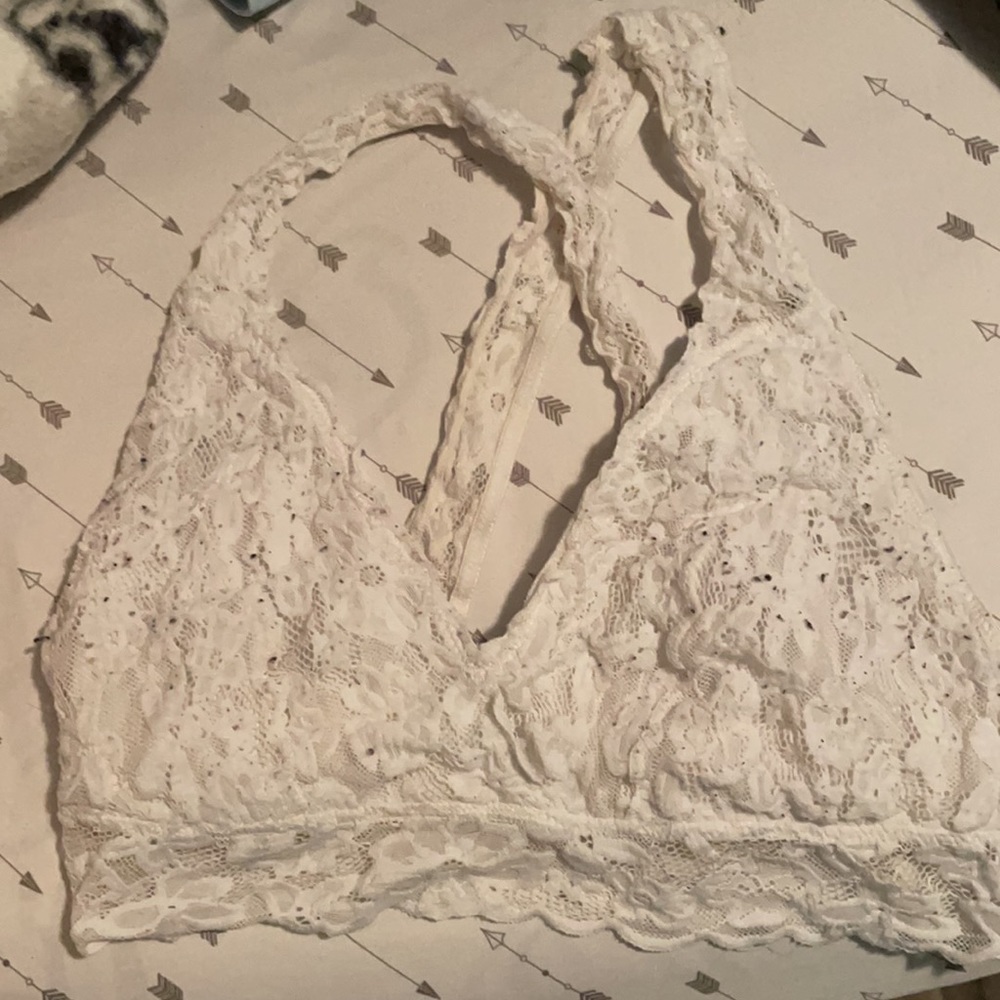 Bras - Picture 4 of 9